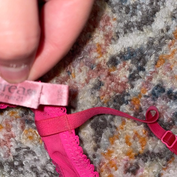 Nice pink laced sexy valentines day bra 👙 sz 32B - Picture 9 of 13